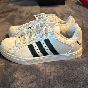 Adidas superstar three stripe basketball shoes. Men’s Size 7 1/2.